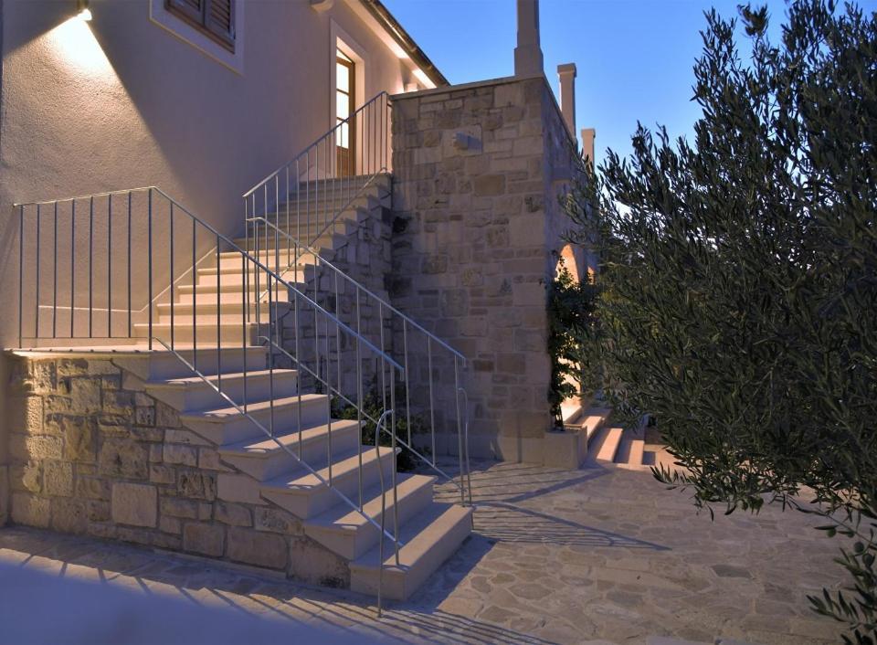 Villa Aries Supetar Exterior photo