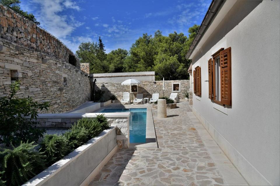 Villa Aries Supetar Exterior photo