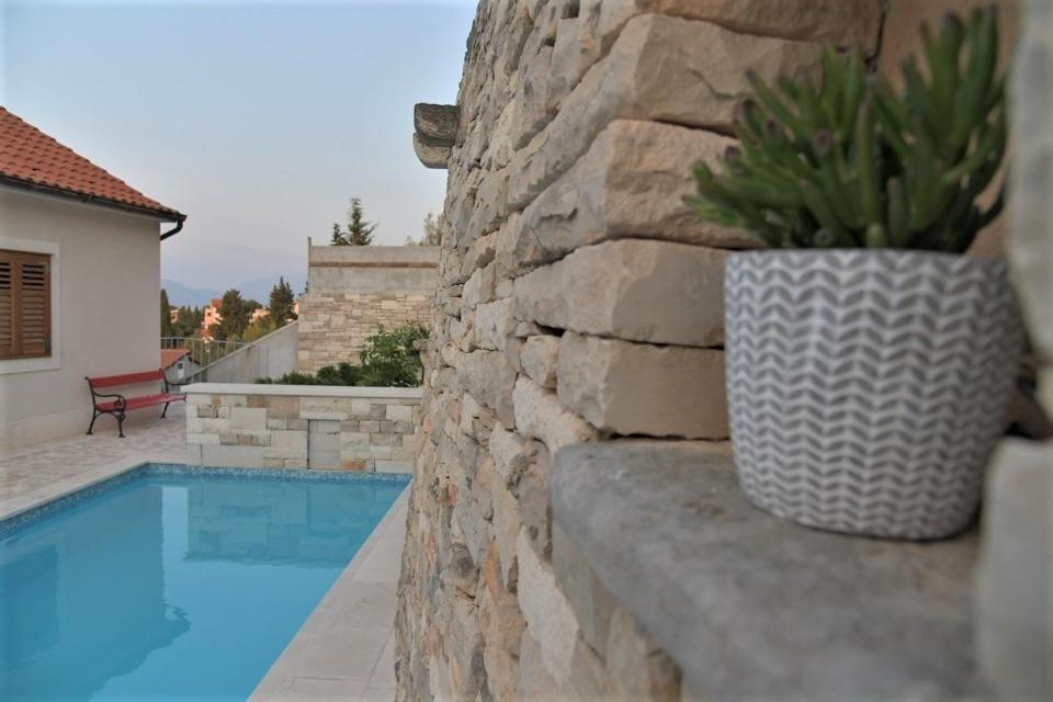 Villa Aries Supetar Exterior photo