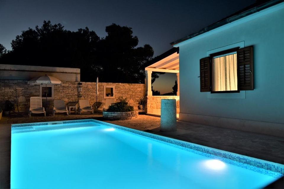 Villa Aries Supetar Exterior photo
